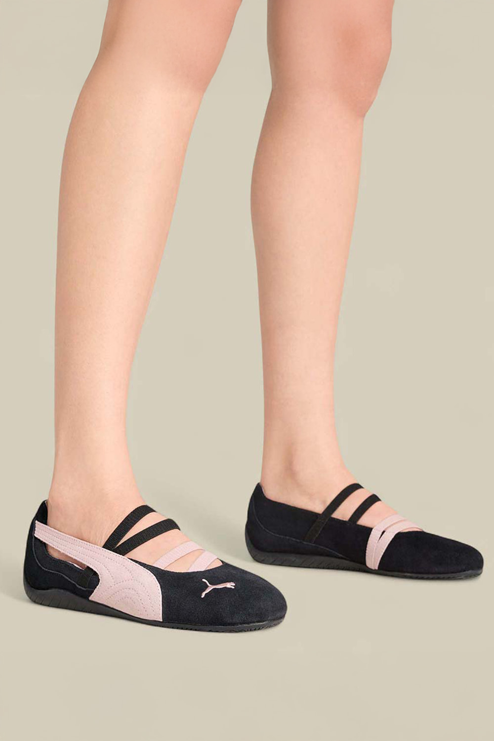 תמונת כל הלוק של נעלי בובה ספידקאט